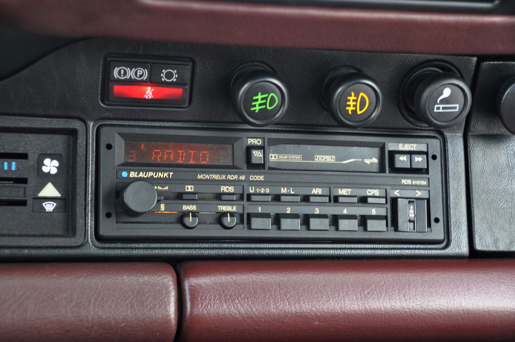 Porsche 911 Carrera 3.2 (KAT)