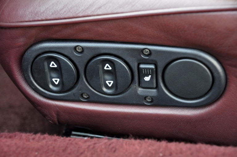 Porsche 911 Carrera 3.2 (KAT)