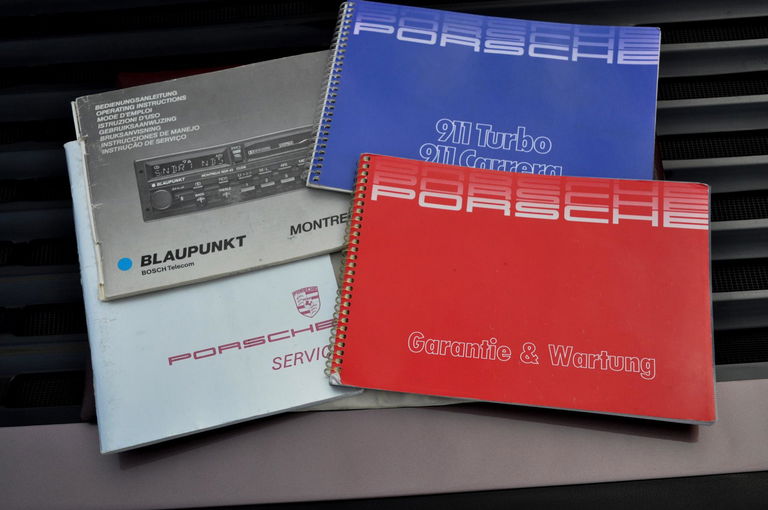 Porsche 911 Carrera 3.2 (KAT)