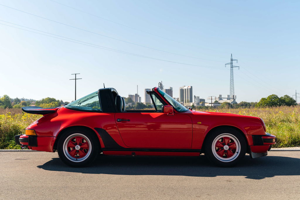 Porsche 911 Carrera 3.2