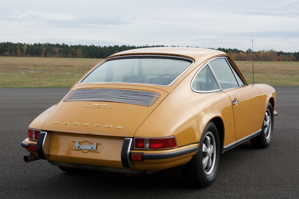 Porsche 911 E