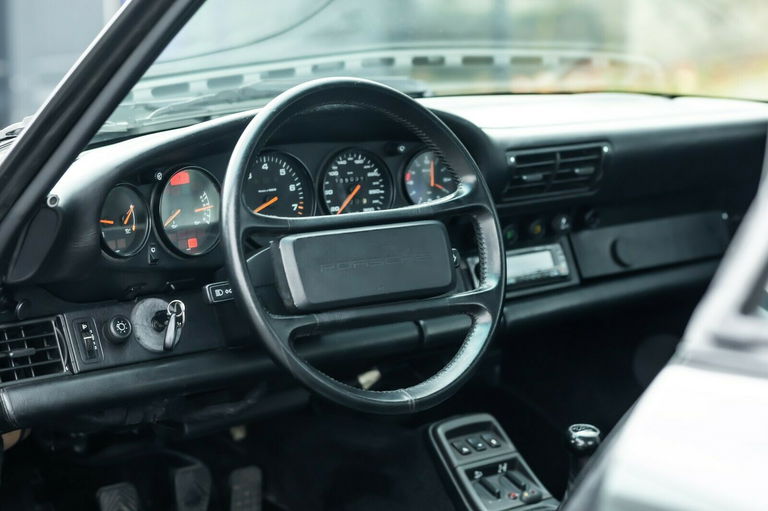 Porsche 964 Carrera 4