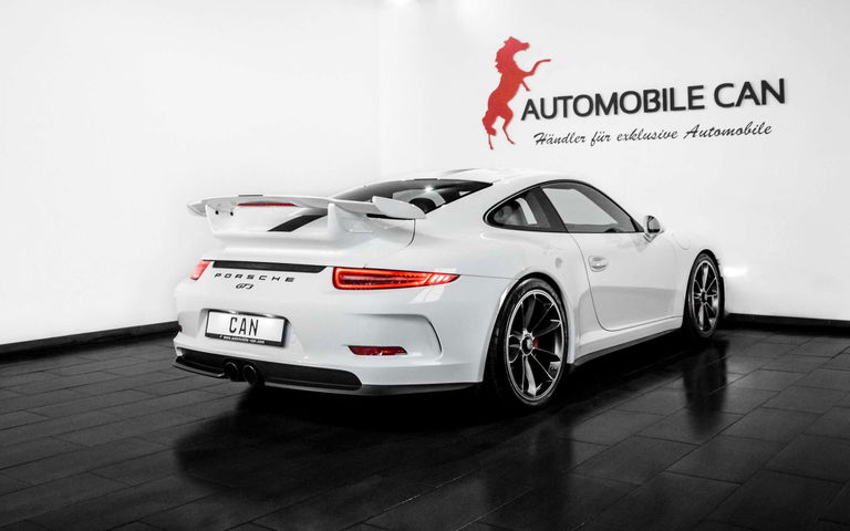 Porsche 992 Carrera