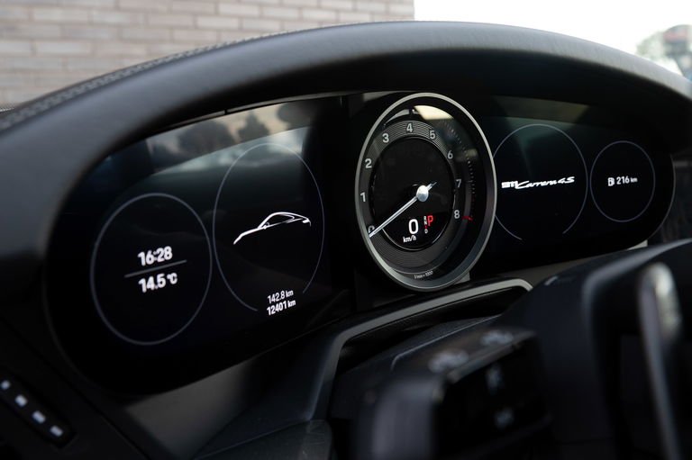 Porsche 992 Carrera 4S