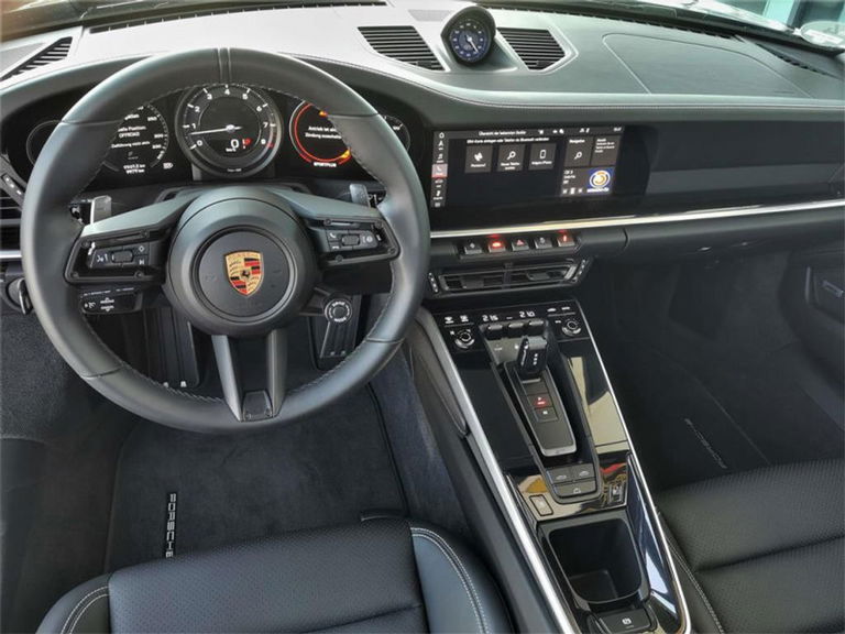 Porsche 992 Carrera 4S