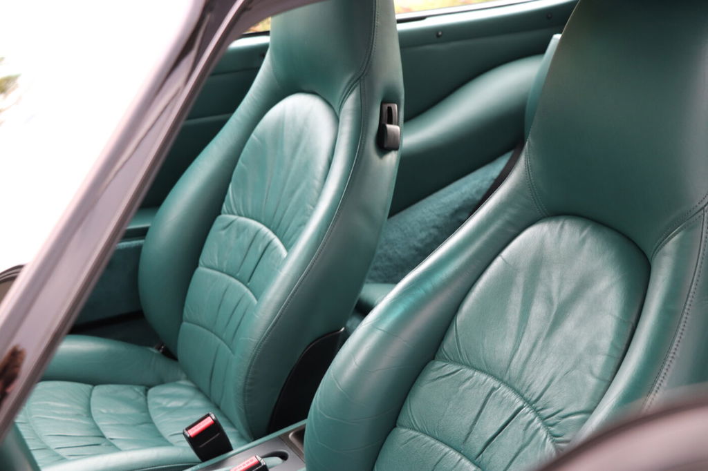 Porsche 993 Carrera 4S