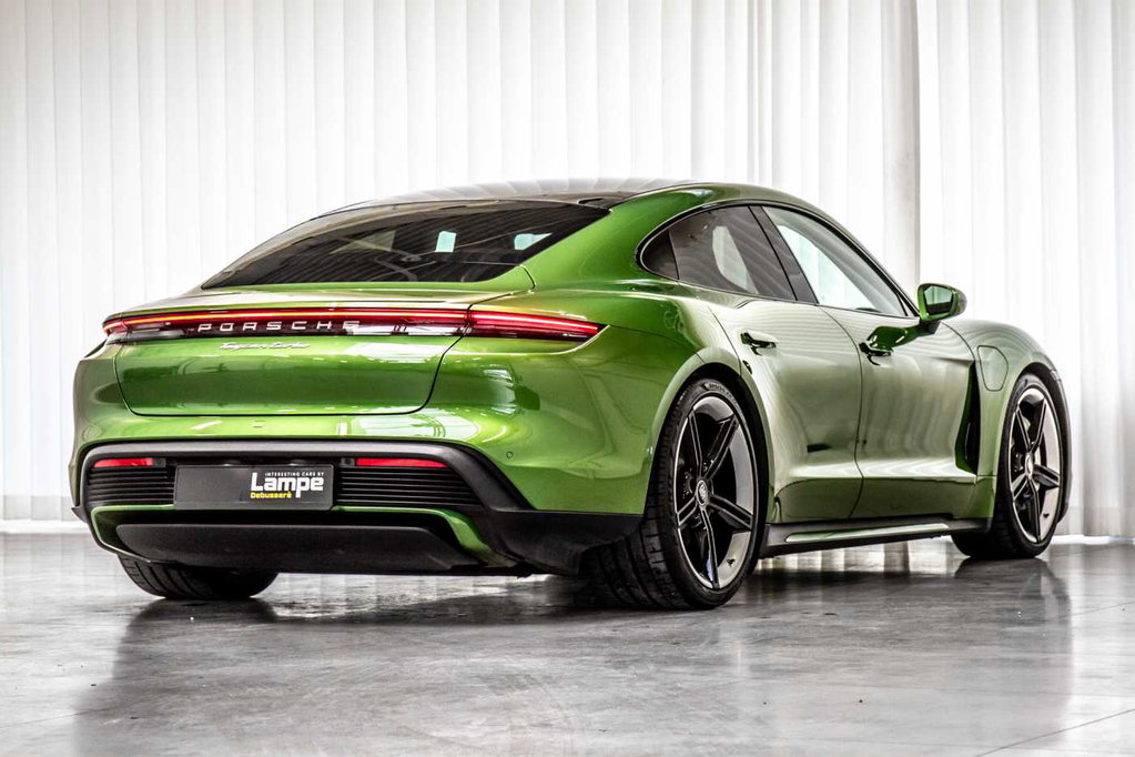 Porsche Taycan Turbo