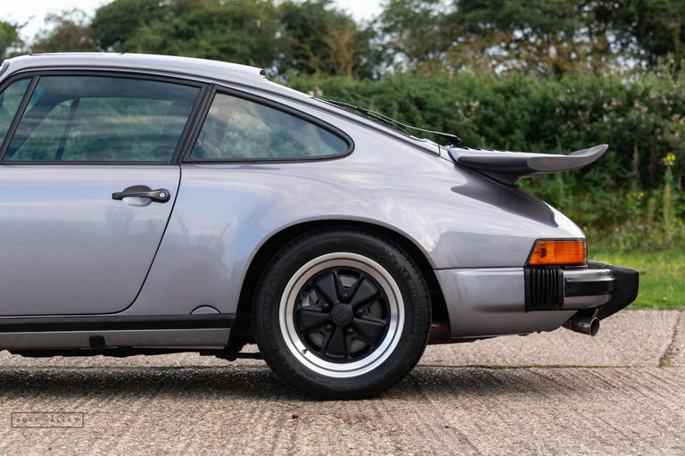 Porsche 911 Carrera 3.2 Supersport