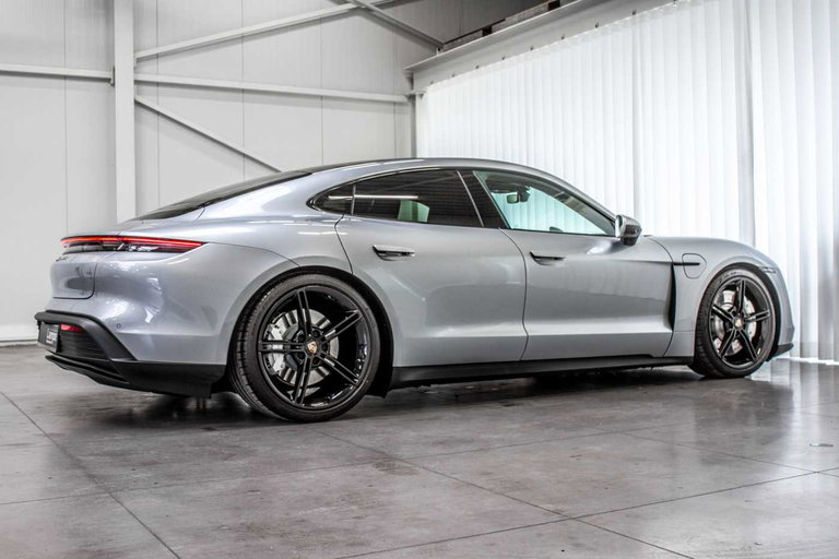 Porsche Taycan 4S