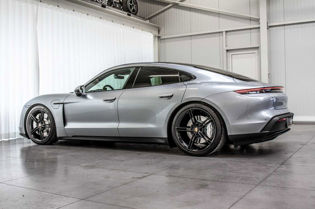 Porsche Taycan 4S