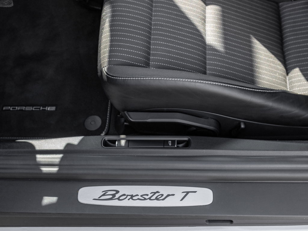 Porsche 718 Boxster T