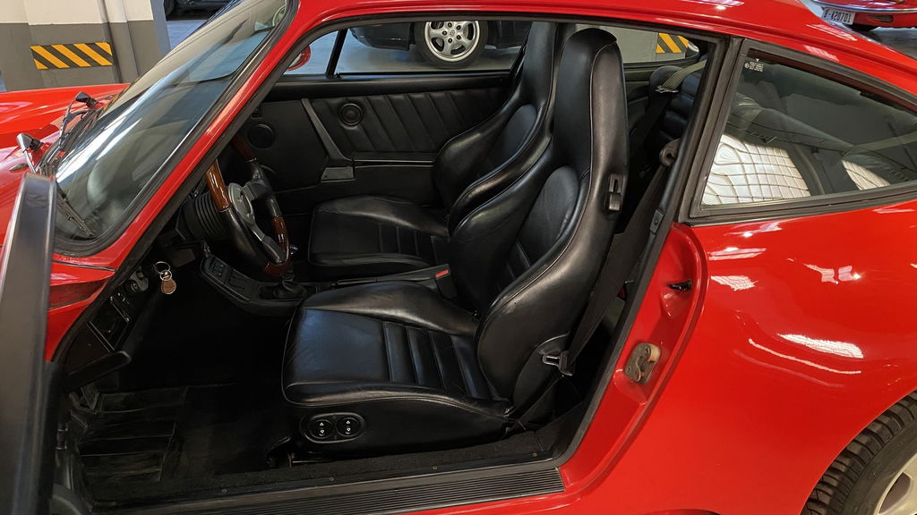 Porsche 964 Carrera 4