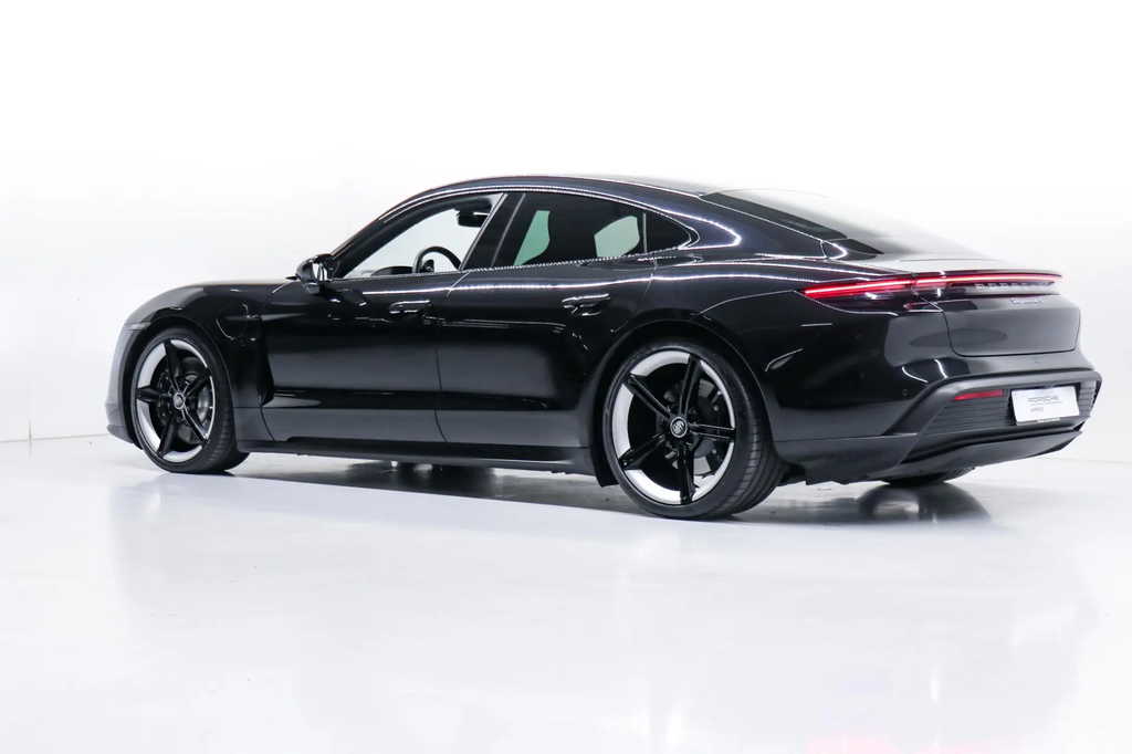 Porsche Taycan 4S