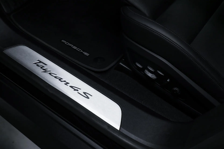 Porsche Taycan 4S