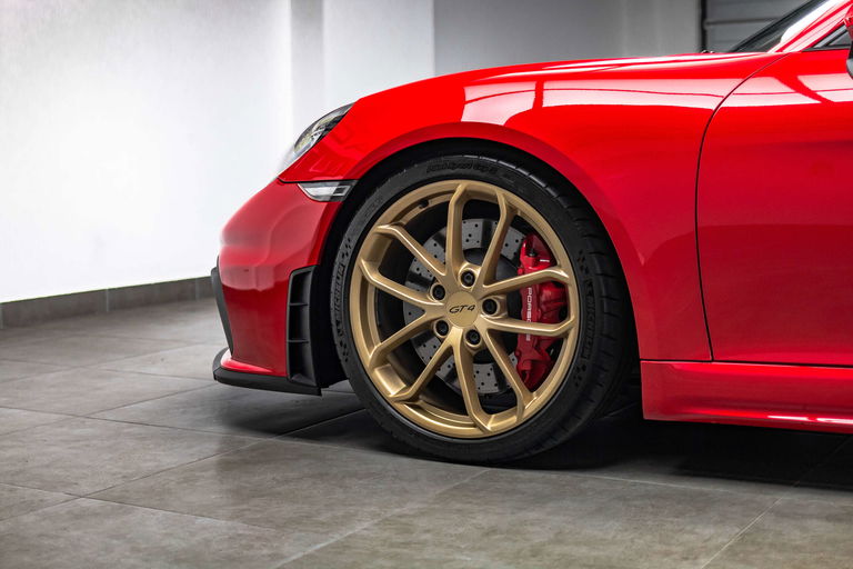 Porsche 718 Cayman GT4