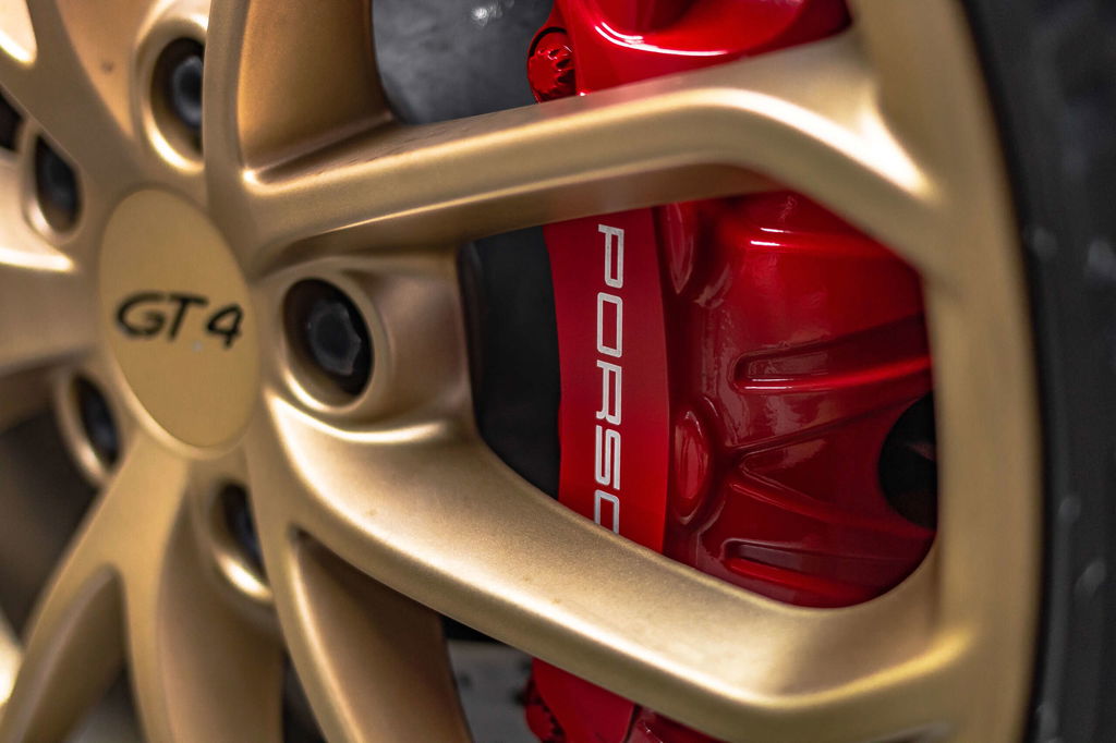 Porsche 718 Cayman GT4