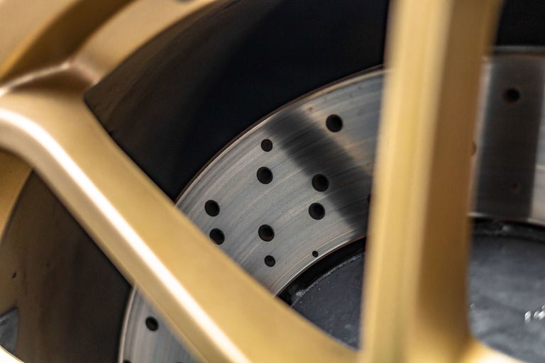 Porsche 718 Cayman GT4