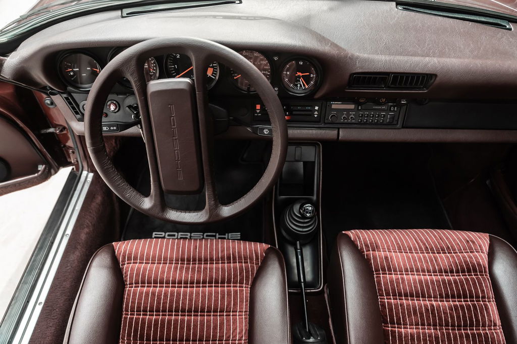 Porsche 911 Carrera 3.2