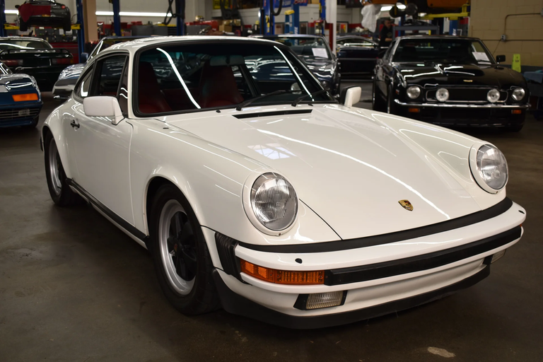 Porsche 911 Carrera 3.2 