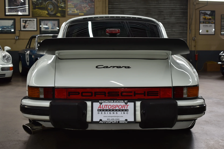 Porsche 911 Carrera 3.2 (US)