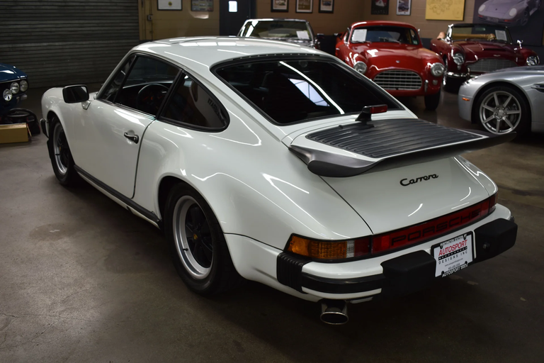 Porsche 911 Carrera 3.2 (US)