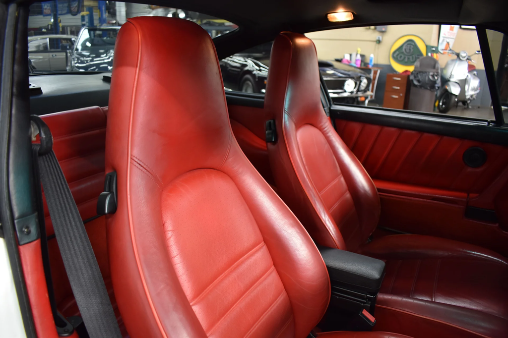 Porsche 911 Carrera 3.2 (US)