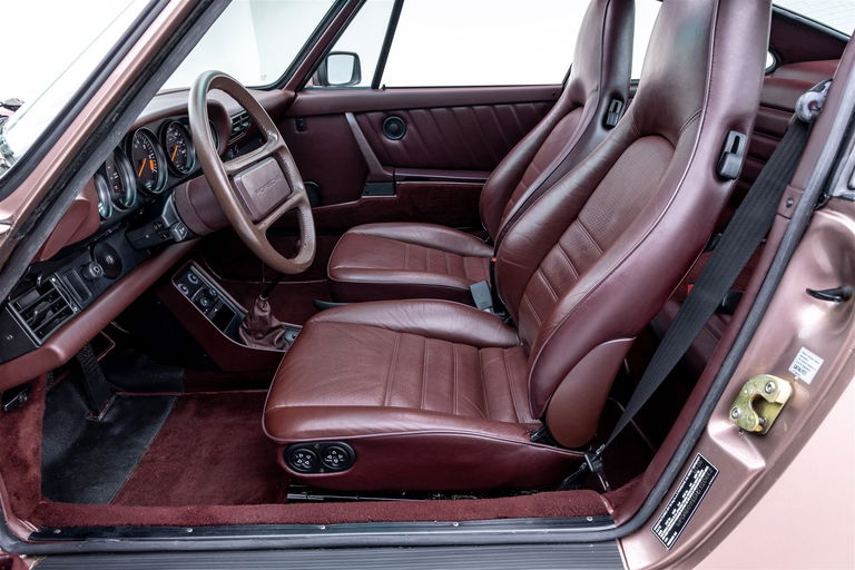 Porsche 911 Carrera 3.2 (US)