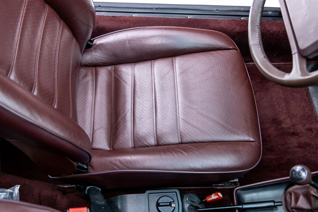 Porsche 911 Carrera 3.2 (US)