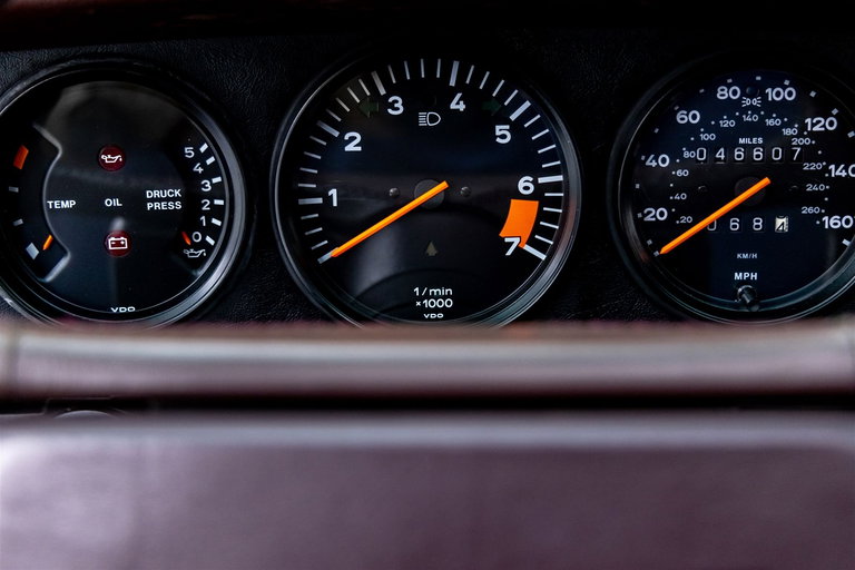 Porsche 911 Carrera 3.2 (US)