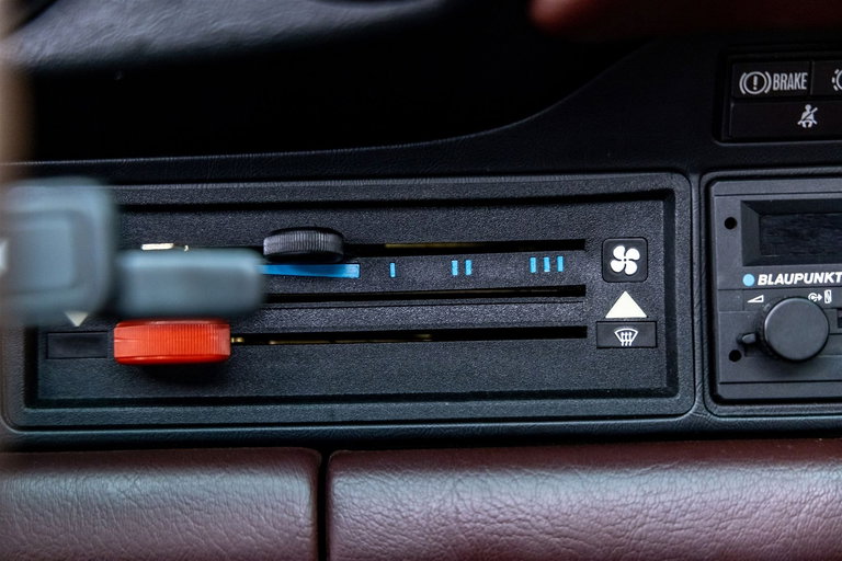 Porsche 911 Carrera 3.2 (US)