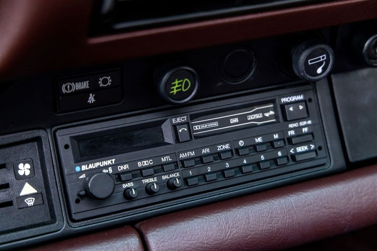 Porsche 911 Carrera 3.2 (US)