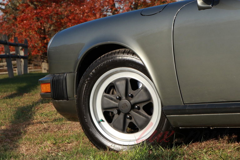 Porsche 911 Carrera 3.2 (US)
