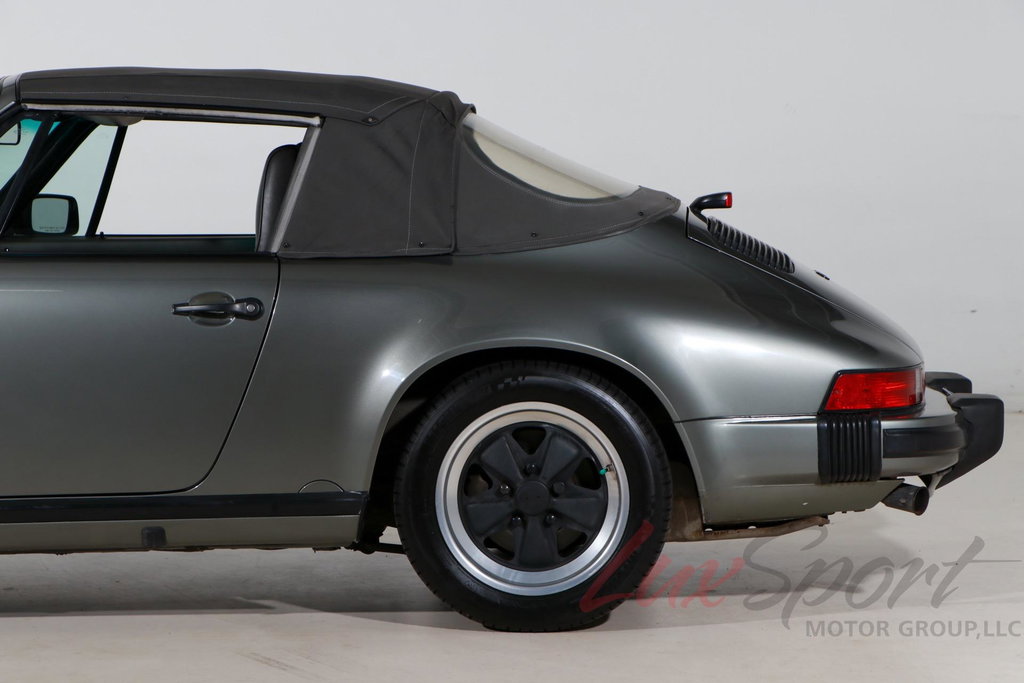Porsche 911 Carrera 3.2 (US)