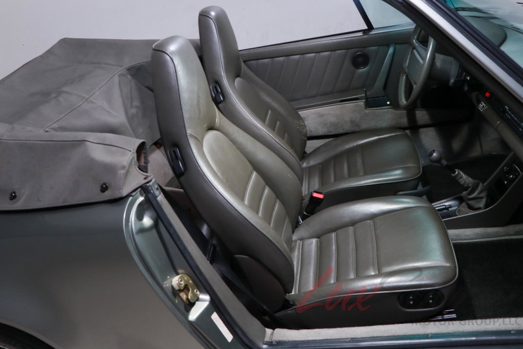Porsche 911 Carrera 3.2 (US)
