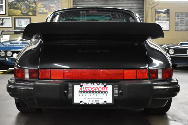 Porsche 911 Carrera 3.2