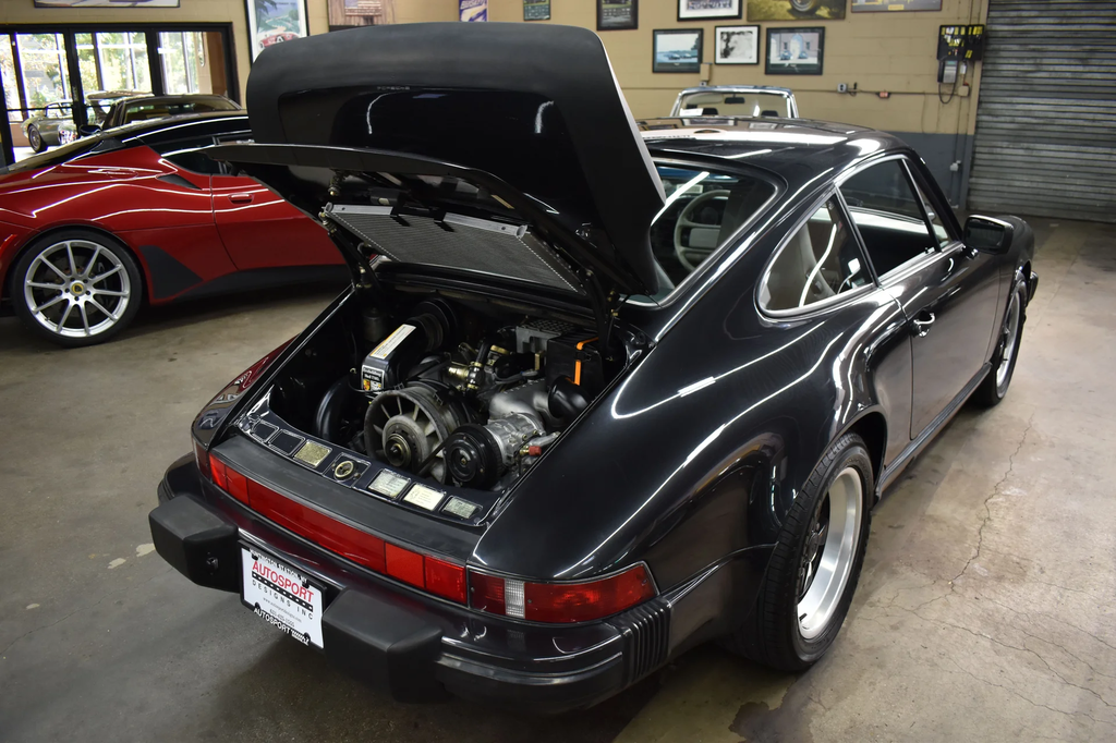 Porsche 911 Carrera 3.2