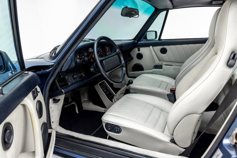 Porsche 911 Carrera 3.2 (US)