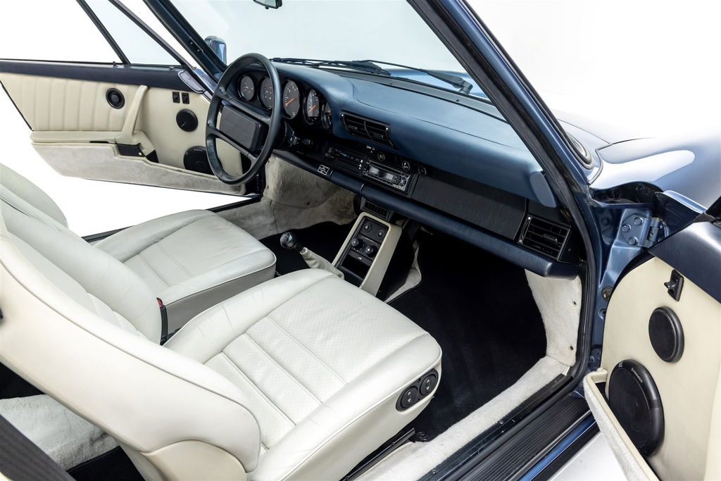 Porsche 911 Carrera 3.2 (US)