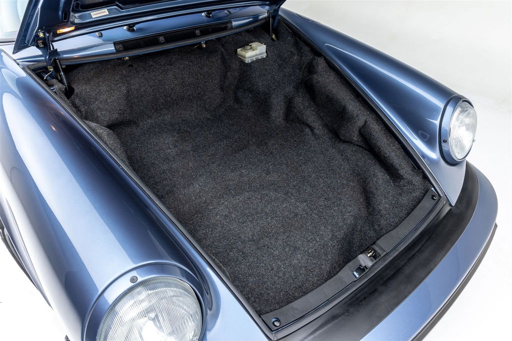 Porsche 911 Carrera 3.2 (US)