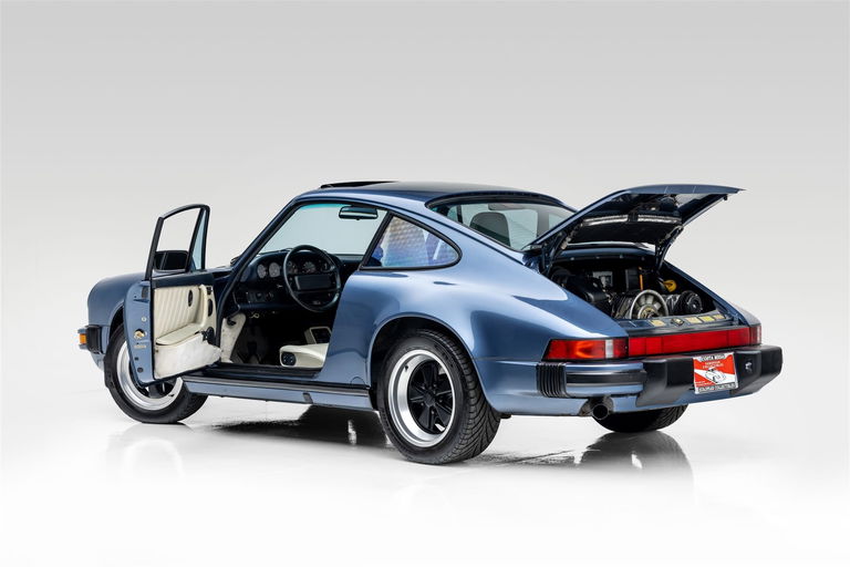 Porsche 911 Carrera 3.2 (US)