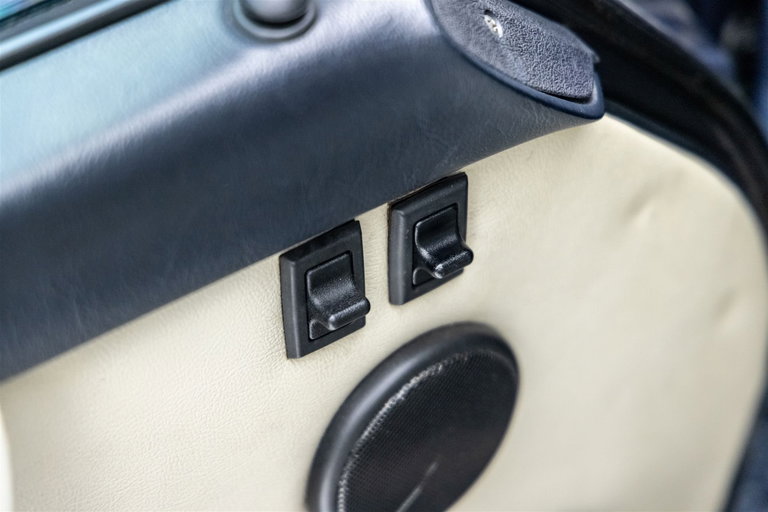 Porsche 911 Carrera 3.2 (US)