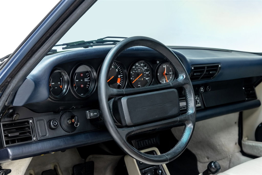 Porsche 911 Carrera 3.2 (US)