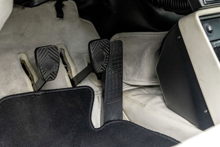 Porsche 911 Carrera 3.2 (US)