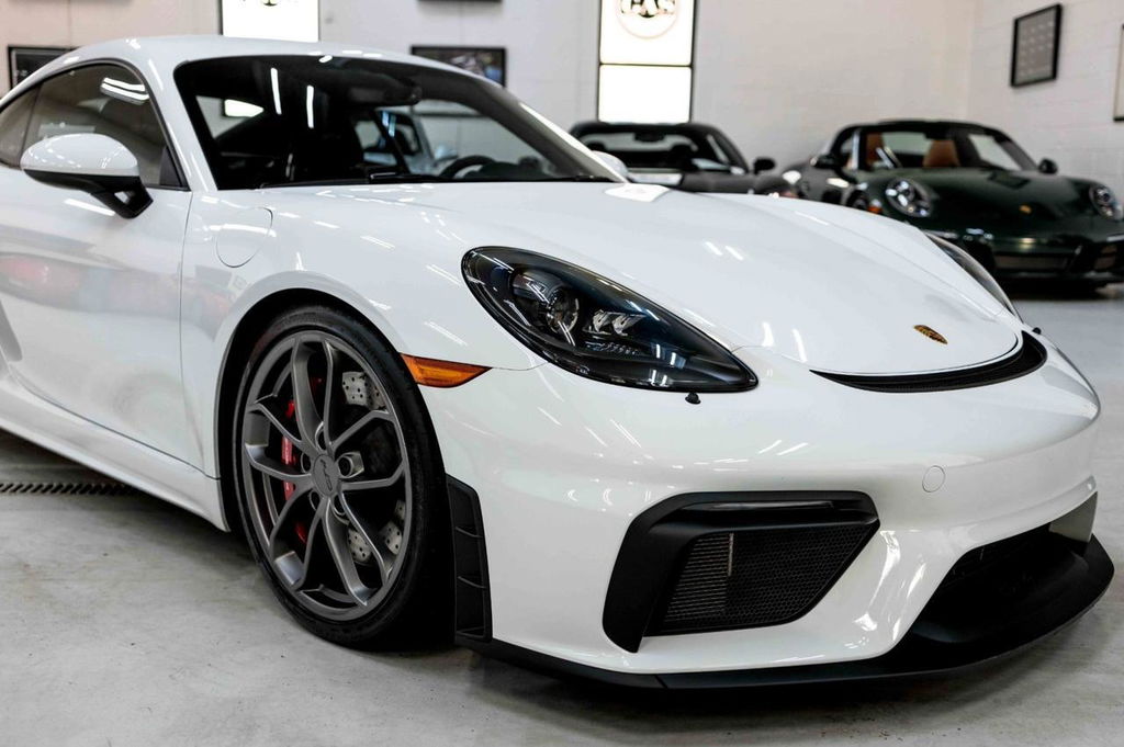 Porsche 718 Cayman GT4