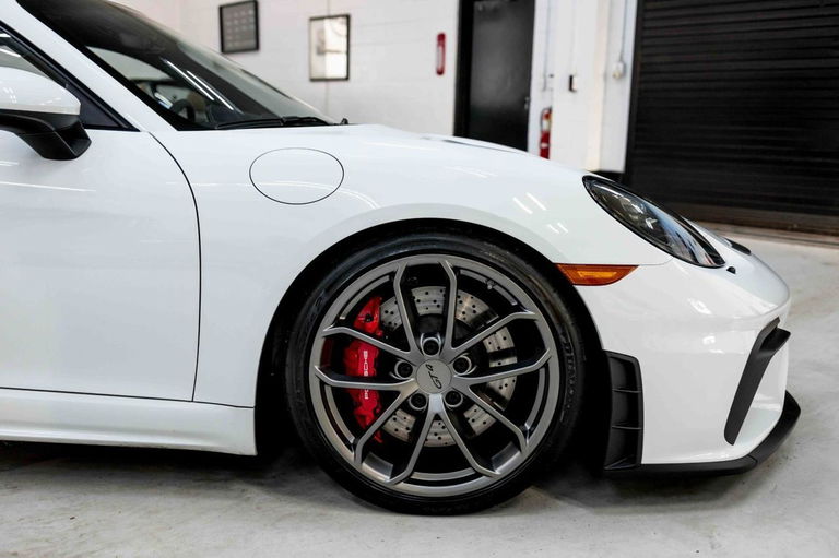 Porsche 718 Cayman GT4