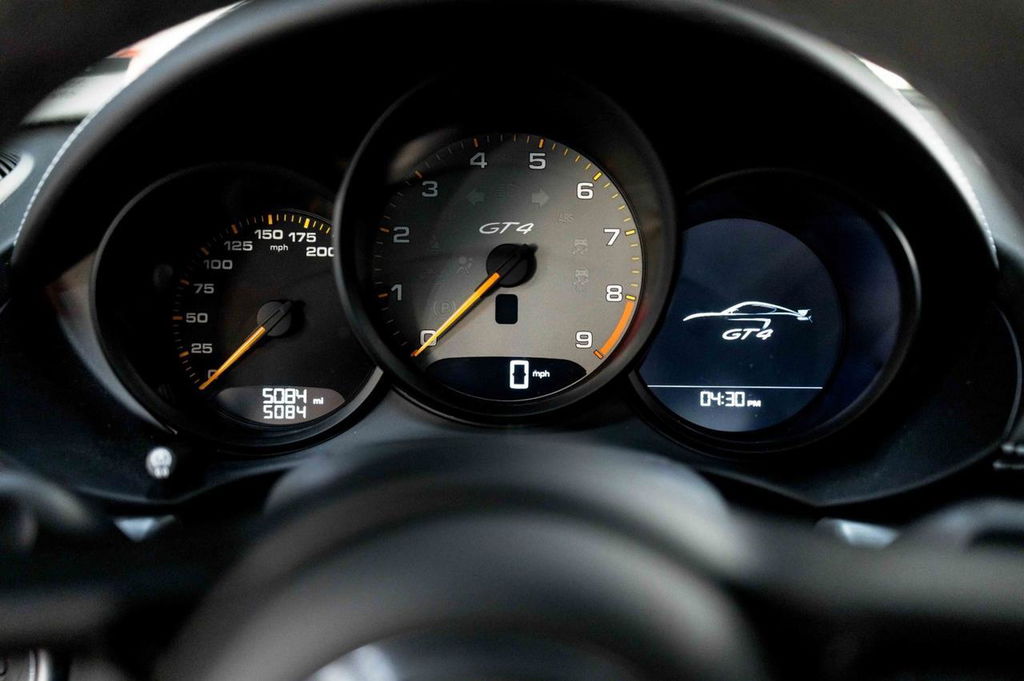 Porsche 718 Cayman GT4