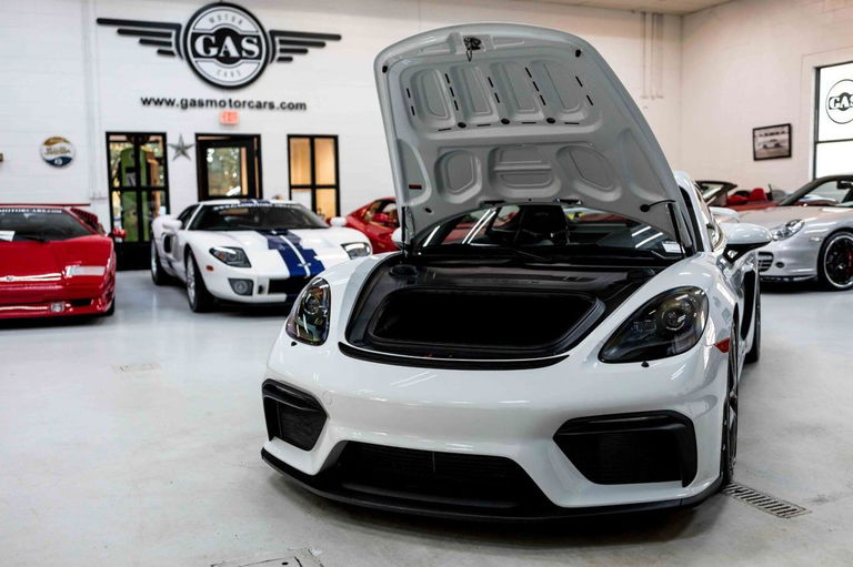 Porsche 718 Cayman GT4