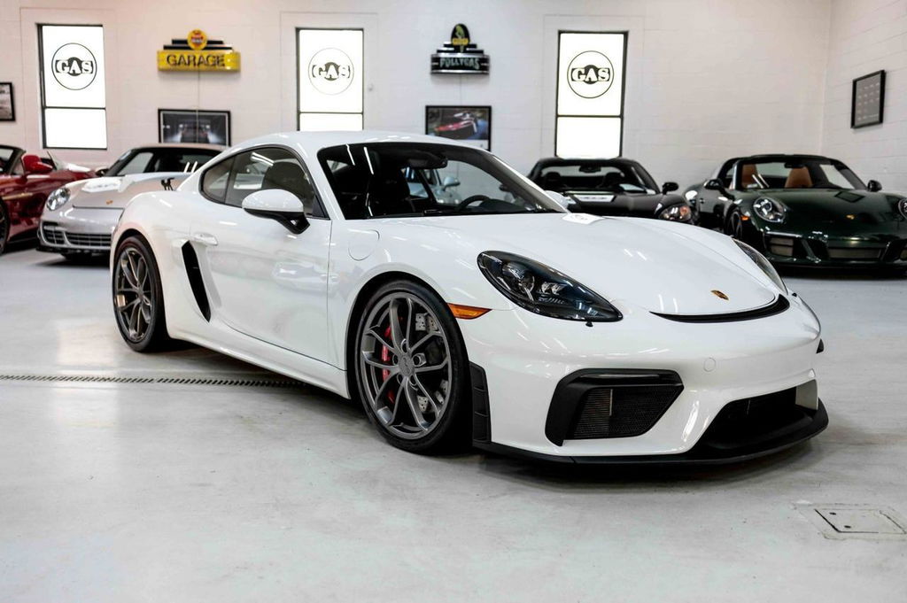 Porsche 718 Cayman GT4