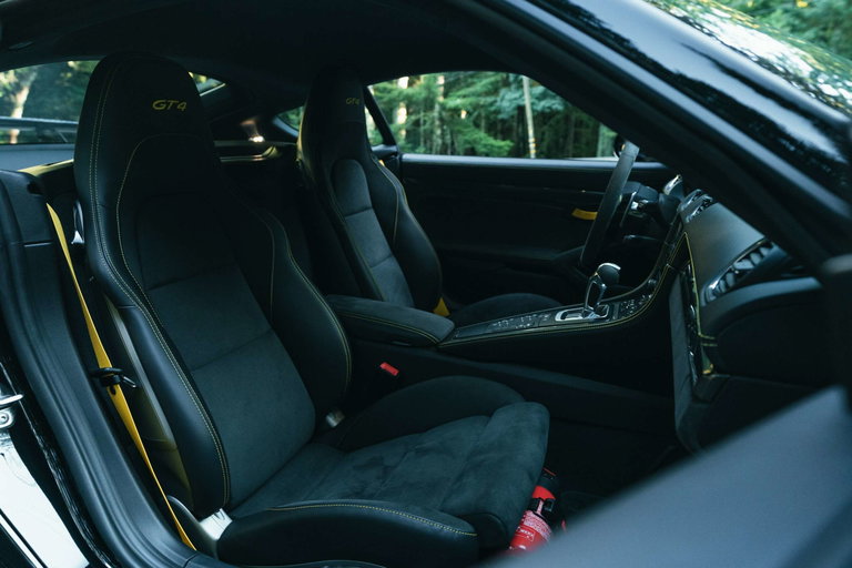 Porsche 718 Cayman GT4