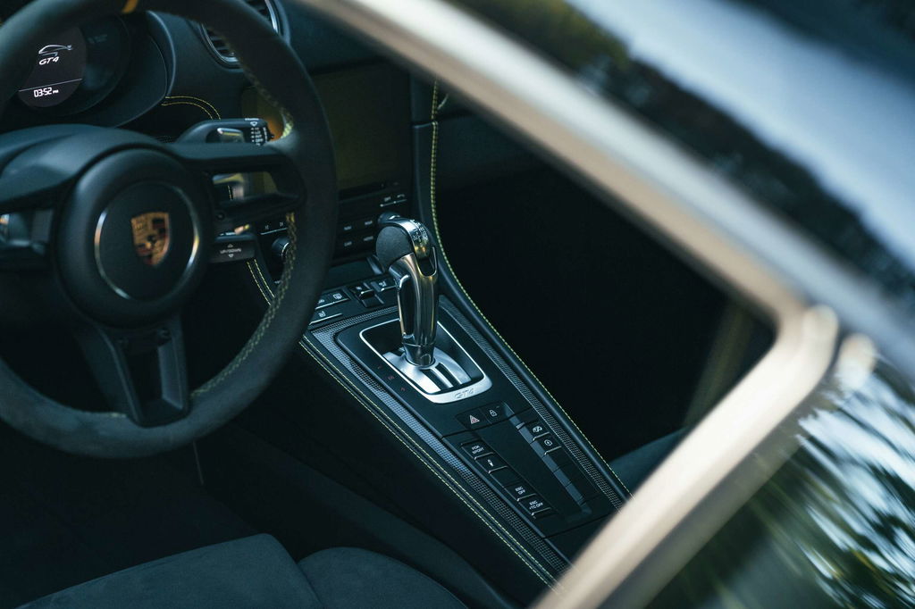 Porsche 718 Cayman GT4